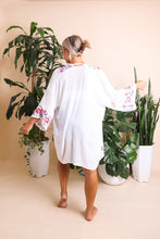 Load image into Gallery viewer, Anemone Embroidered Kimono