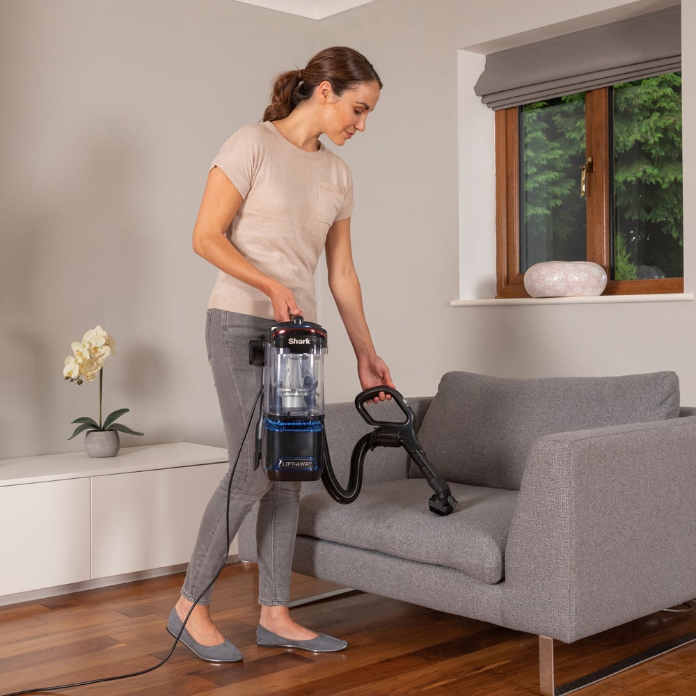 Shark NV602UK Black Lift Away Upright Vacuum Cleaner 750W