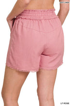 Load image into Gallery viewer, LINEN FRAYED HEM DRAWSTRING SHORTS WITH POCKETS