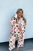 Load image into Gallery viewer, Daisy Cloud Cardigan PREORDER