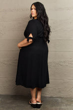 Load image into Gallery viewer, HEYSON Downtown Girl Textured Linen Button Down Midi Dress