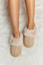 Load image into Gallery viewer, Melody Fluffy Indoor Slippers