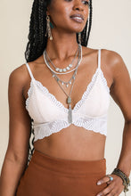 Load image into Gallery viewer, Butterfly Scallop Lace Bralette