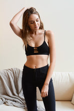 Load image into Gallery viewer, Horizontal Strap Bralette XS/S / Black