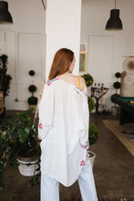 Load image into Gallery viewer, Lightweight Anemone Embroidered Kimono