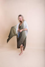 Load image into Gallery viewer, Ombre Vertical Stitched Kimono
