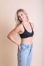 Load image into Gallery viewer, Ribbed Keyhole Bralette XS/S / Black